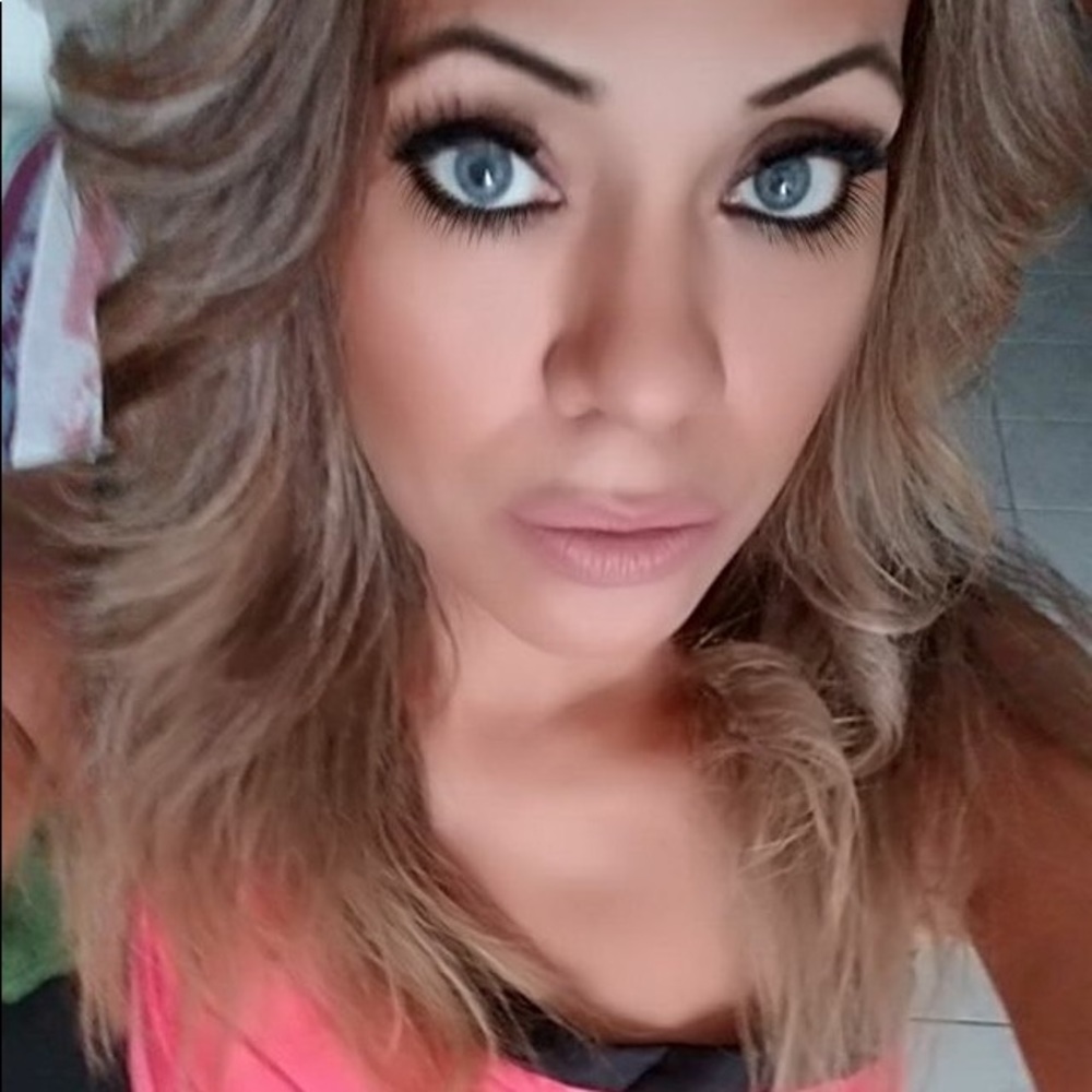 Meet your Posher, Claudina